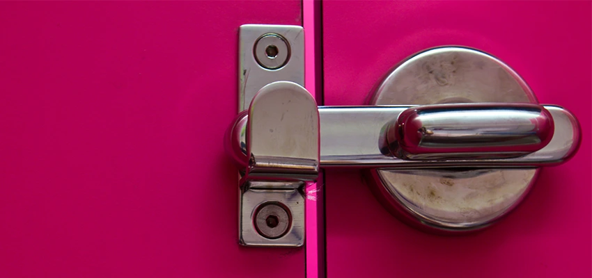 Childproof Gate Lock in Mendota, California