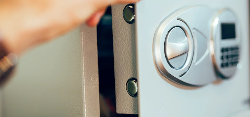 Fingerprint Safe Openers in Mendota, CA