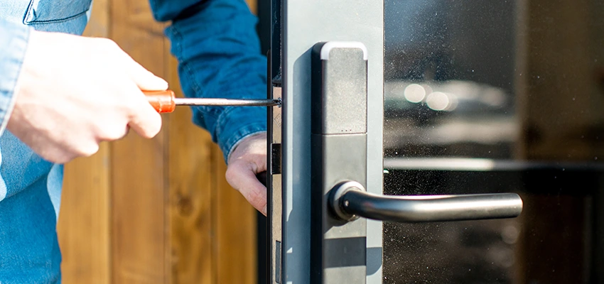 Aluminium Door Lock Replacement in Mendota, California