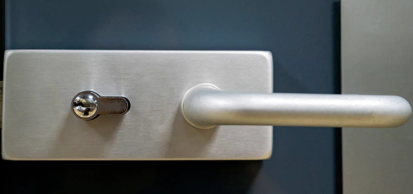 Change Patio Door Locks in Mendota, California