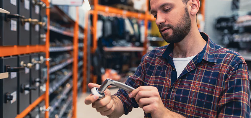 Locksmith For Retail Stores Lockout Services in Mendota, California